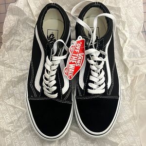 NWT Vans Old Skool Black/White size 9.5 womens
